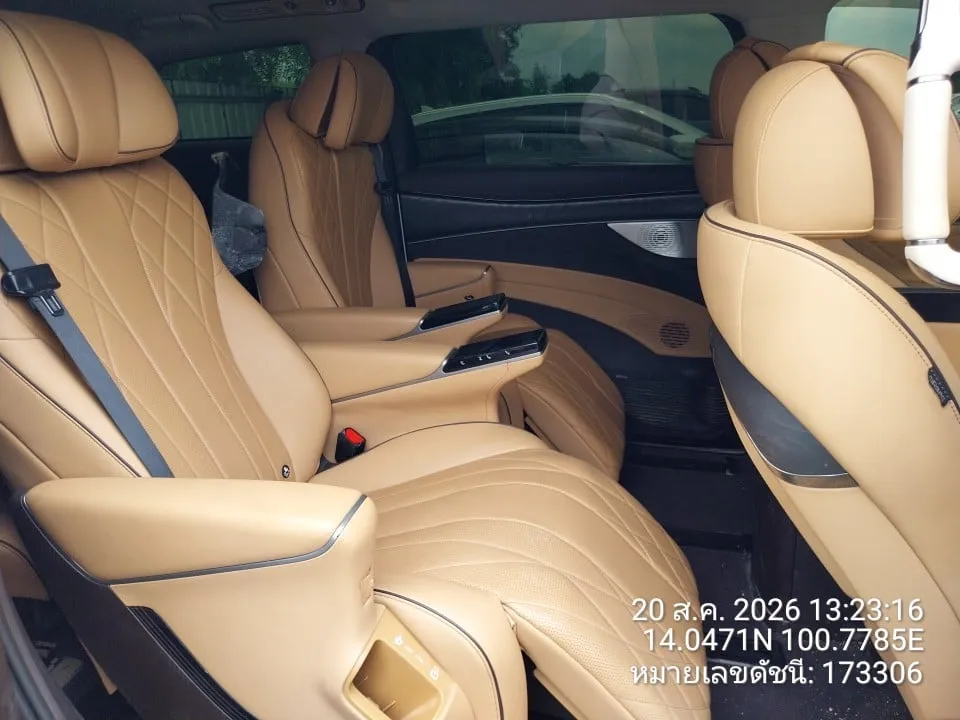 2025 Denza D9 – 8