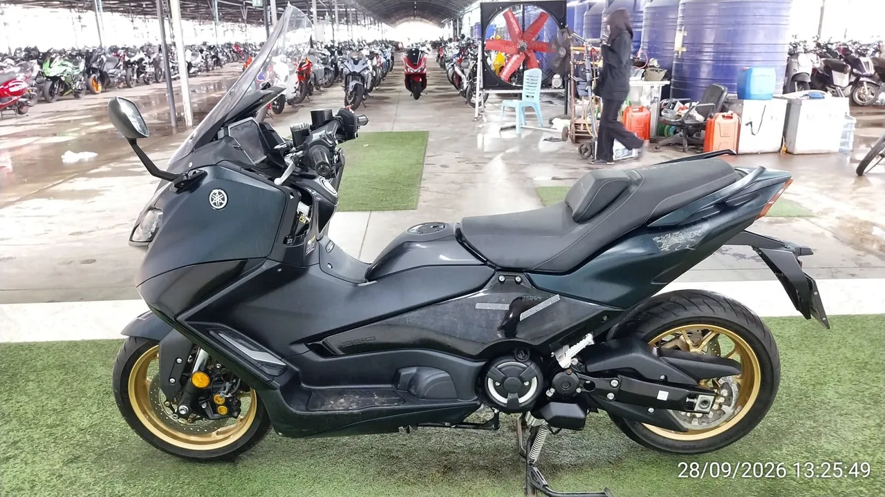 2022 Yamaha Tmax – 7
