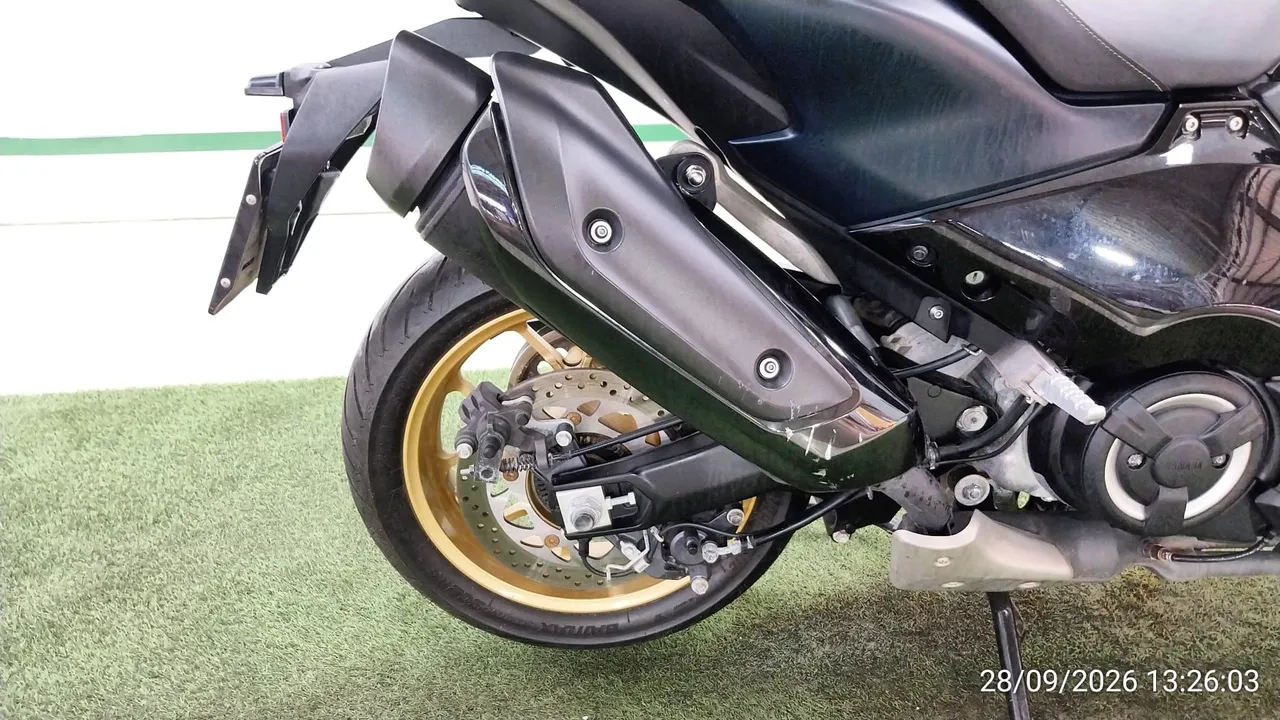 2022 Yamaha Tmax – 11