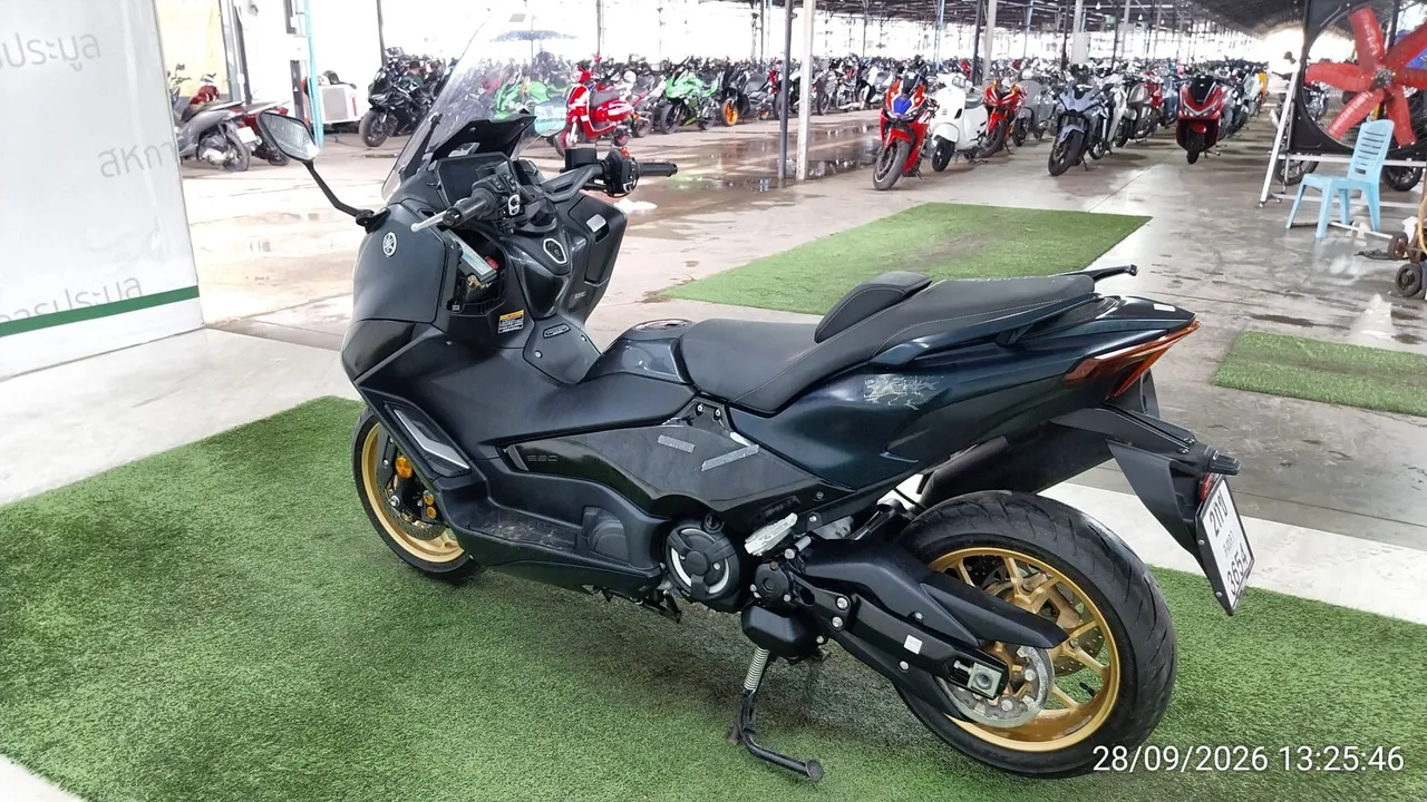 2022 Yamaha Tmax – 6