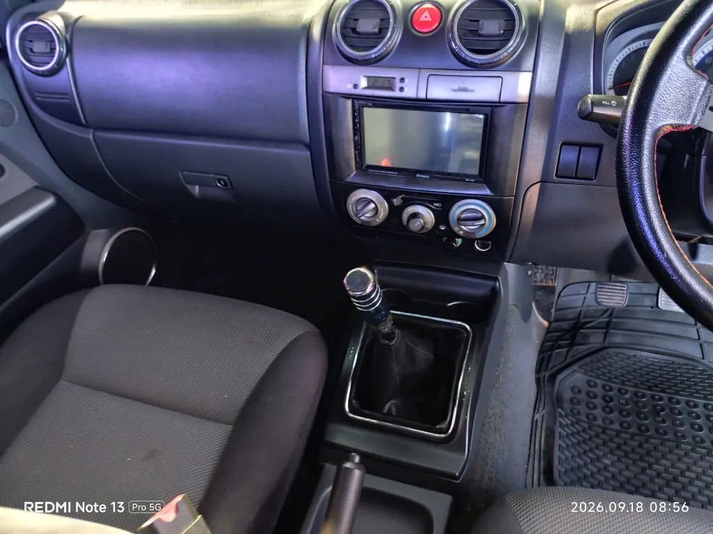 2009 Isuzu D-Max – 12