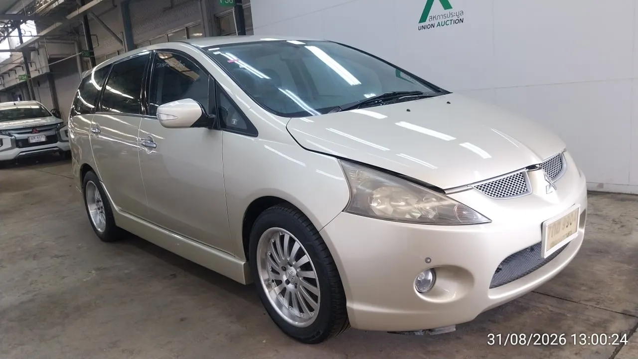 2007 Mitsubishi Space Wagon – 2