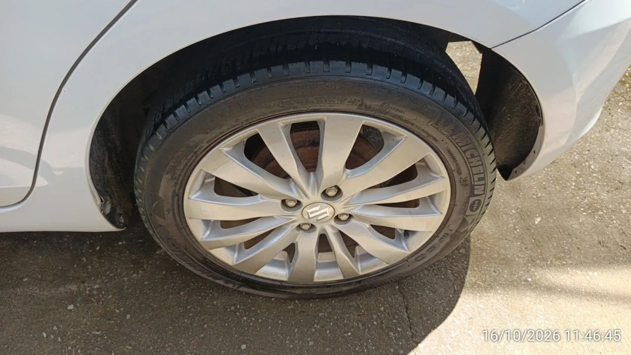 2013 Suzuki Swift – 12