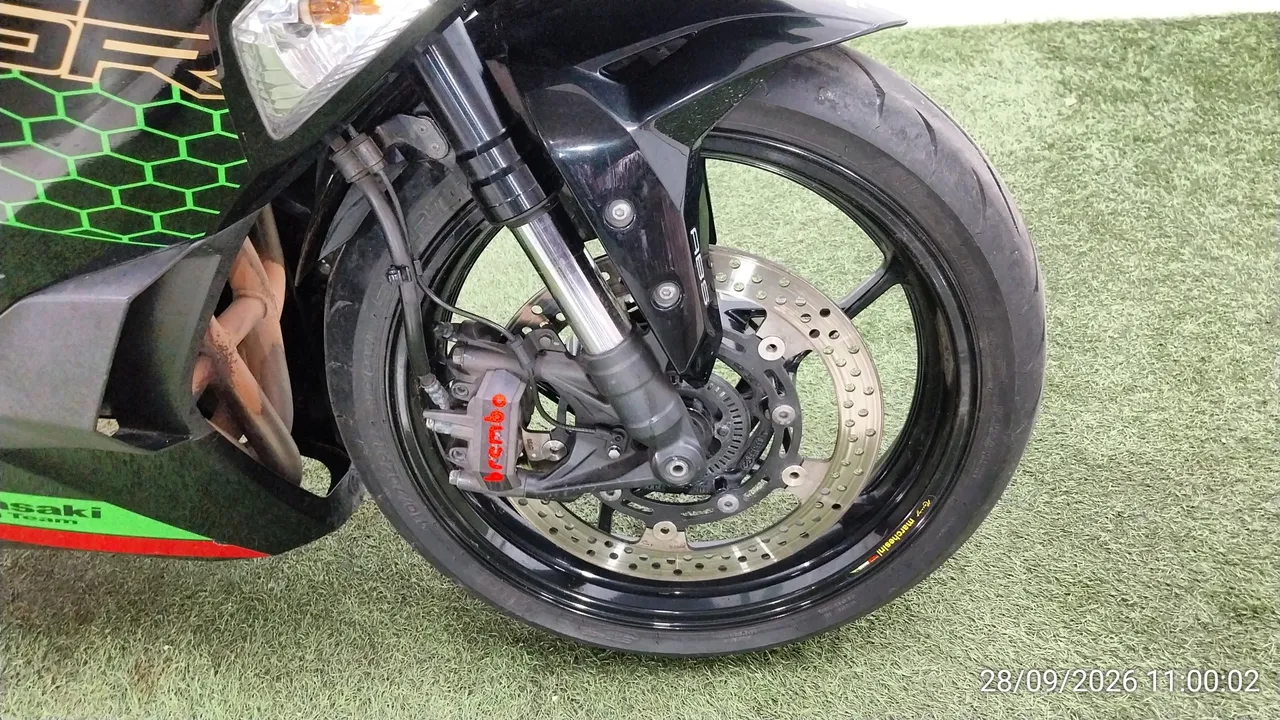 2021 Kawasaki Ninja ZX-25R – 10