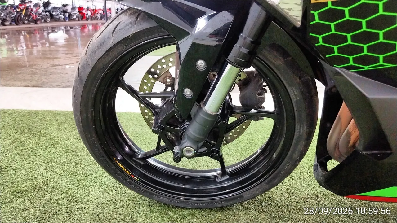 2021 Kawasaki Ninja ZX-25R – 9