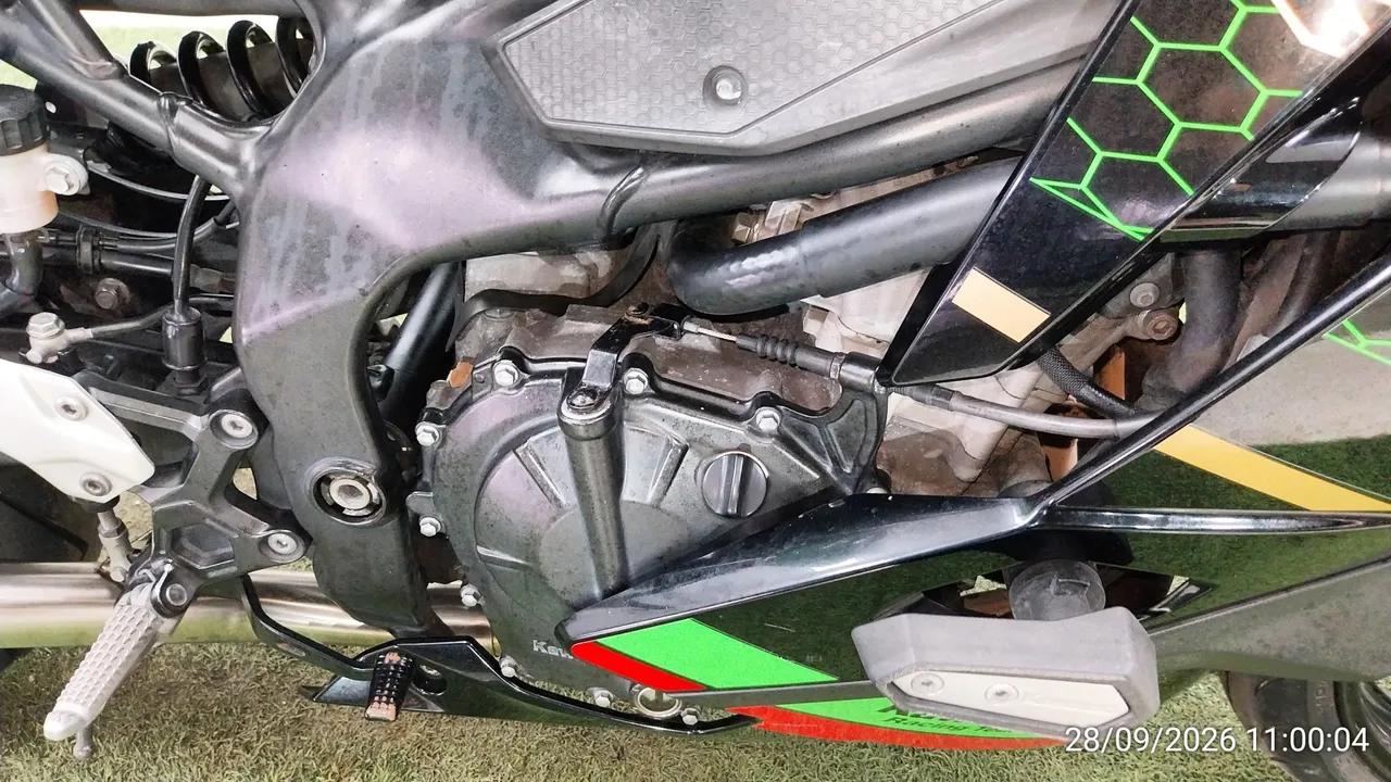 2021 Kawasaki Ninja ZX-25R – 11