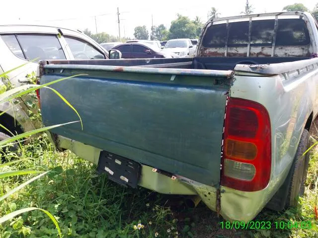 2005 Toyota Hilux Vigo – 6
