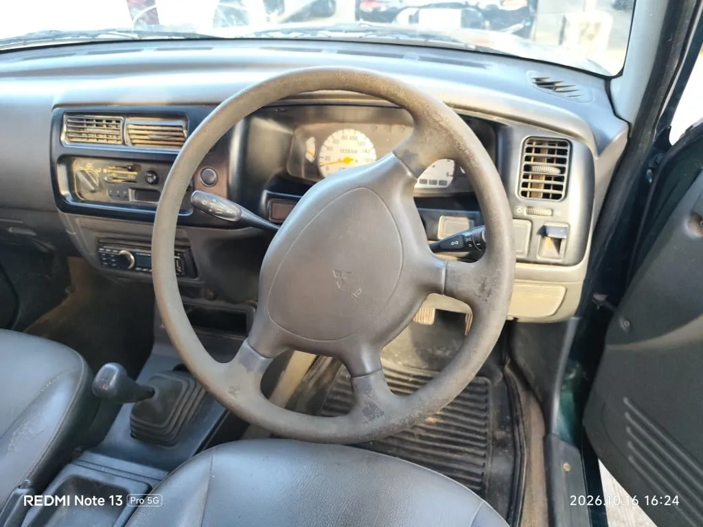 2005 Mitsubishi Strada – 11