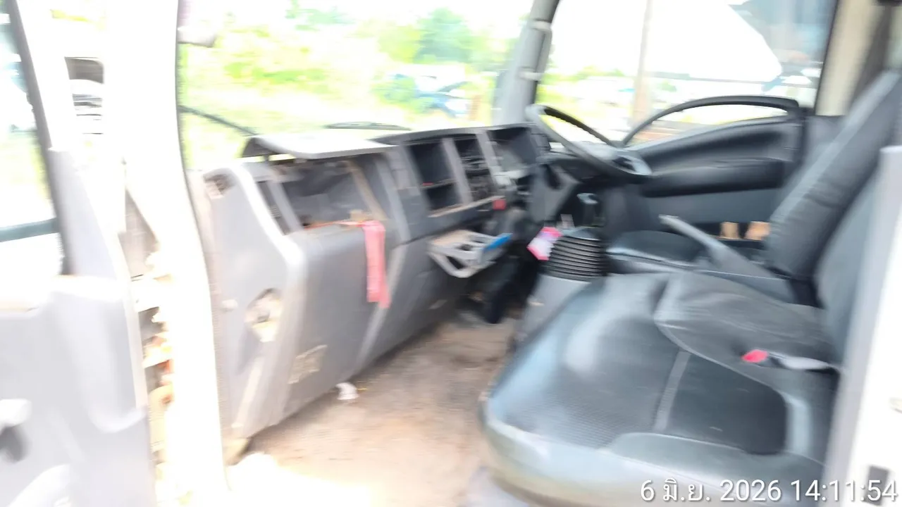 2012 Isuzu NMR – 12