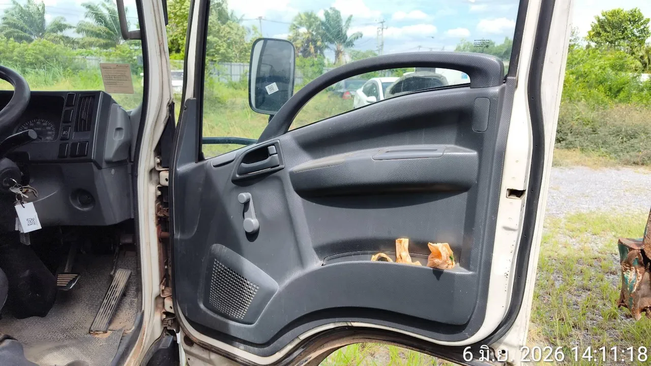 2012 Isuzu NMR – 8