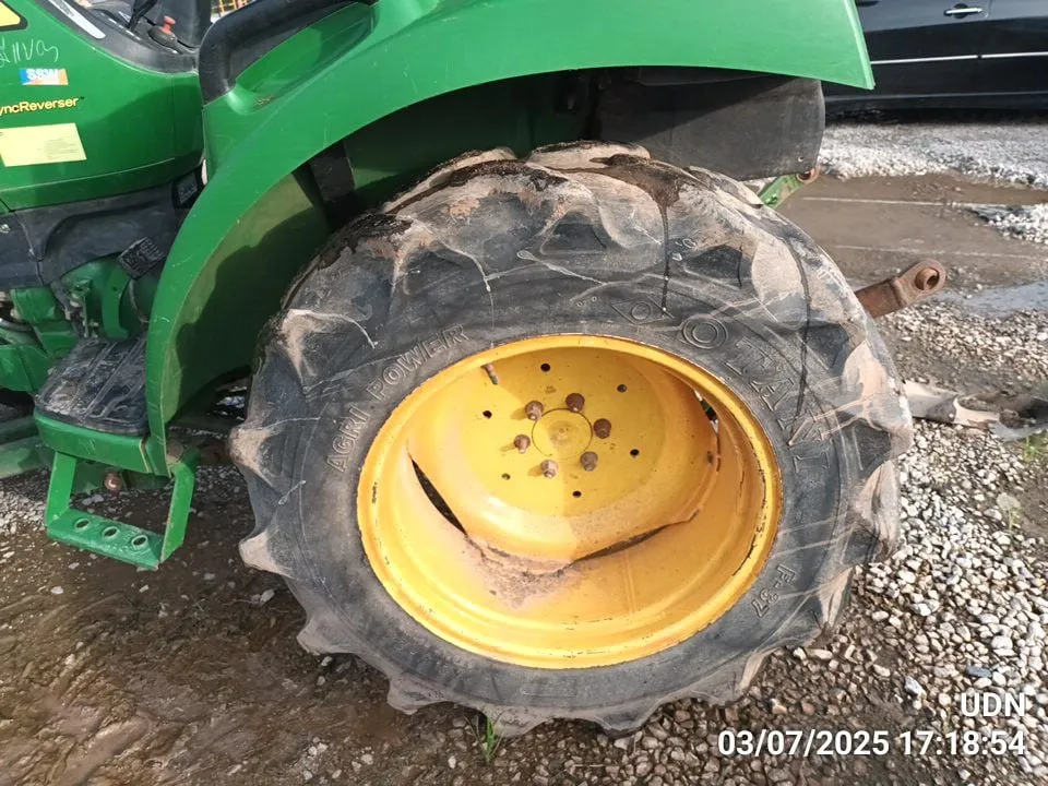 2016 John Deere 3036E – 9
