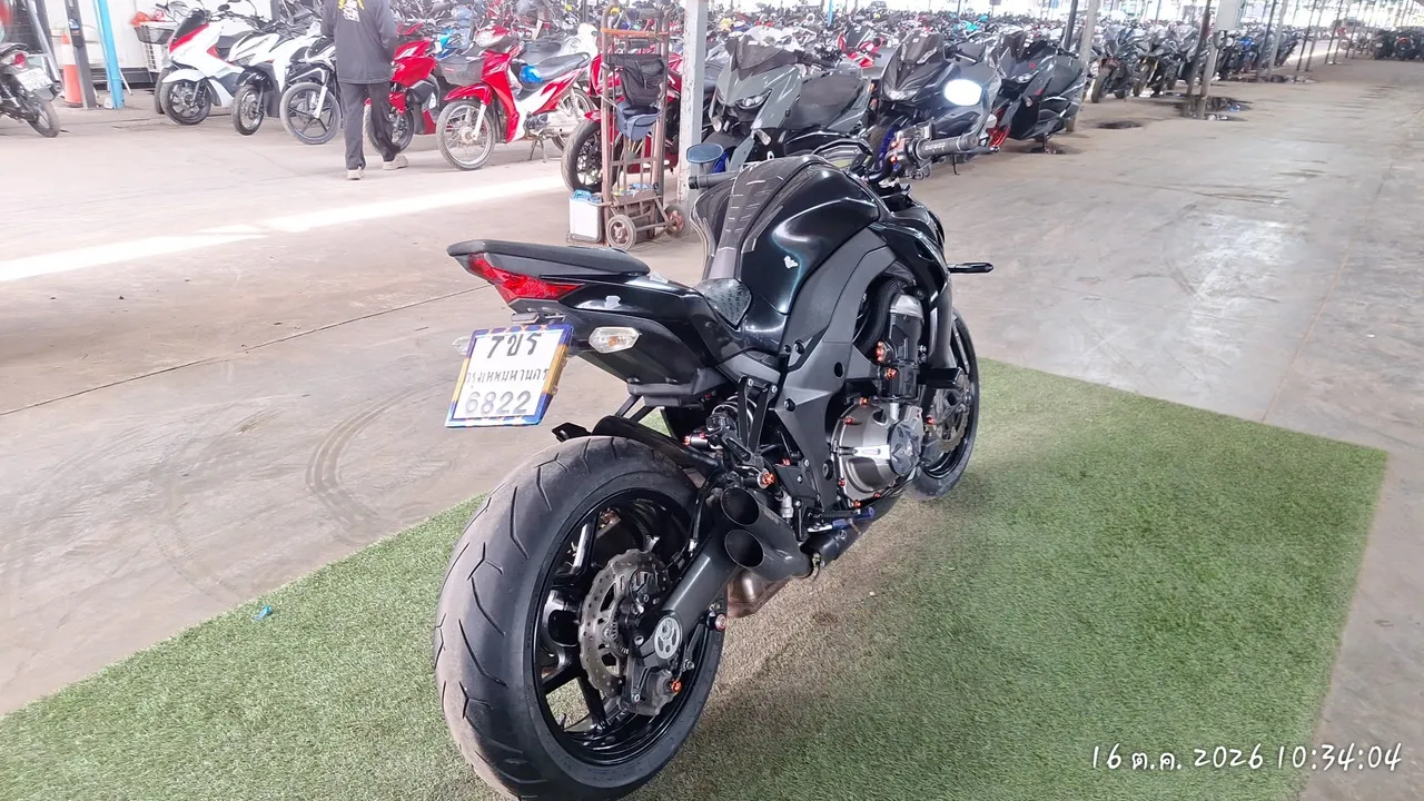 2015 Kawasaki Z1000 – 6