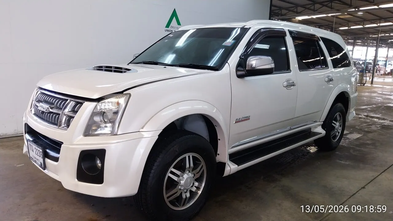 2012 Isuzu MU-7 – 3