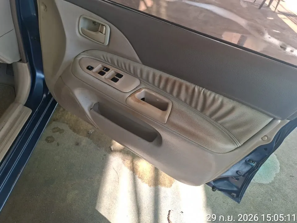 2004 Mitsubishi Lancer – 11