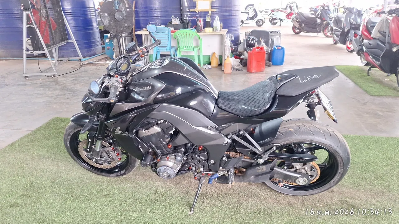 2015 Kawasaki Z1000 – 8