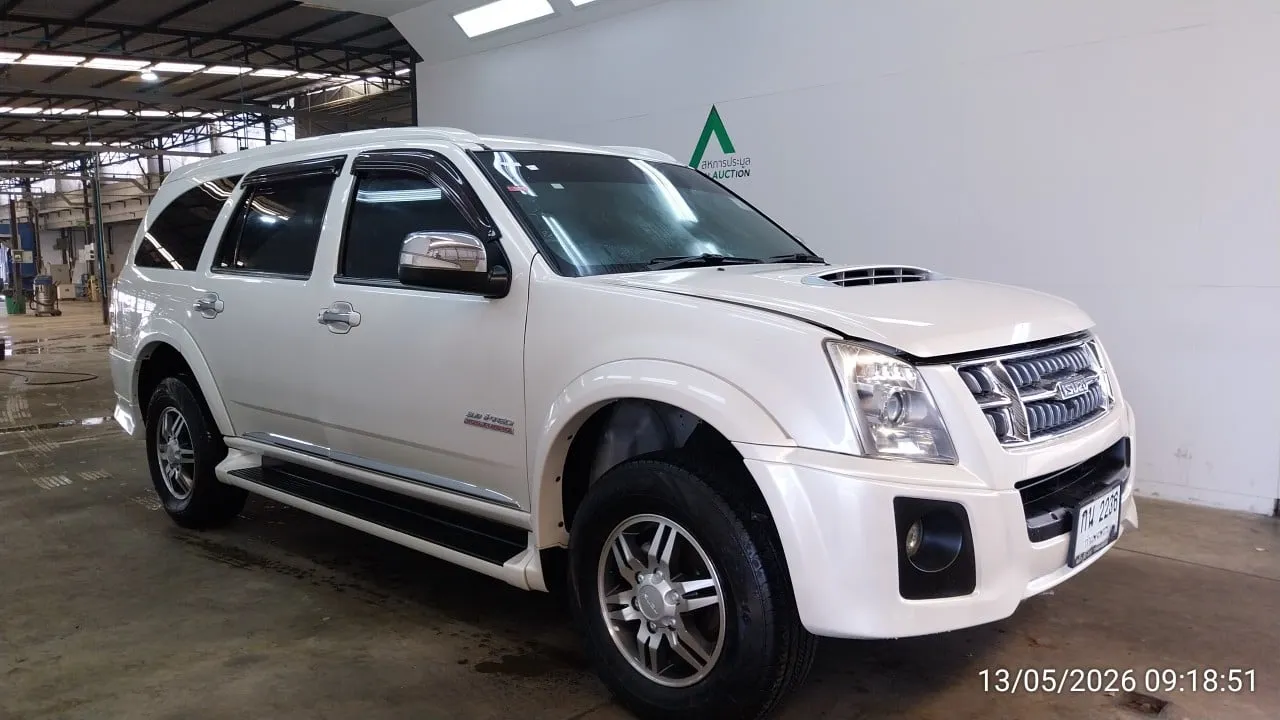2012 Isuzu MU-7 – 2