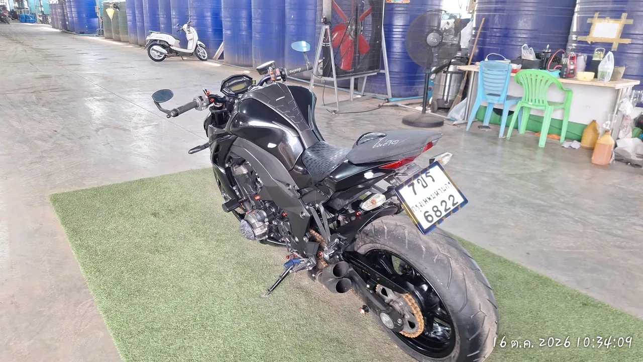 2015 Kawasaki Z1000 – 7