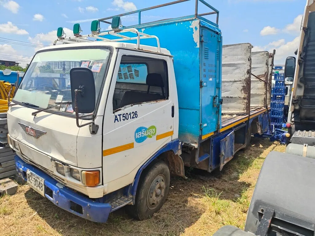 1993 Hino 6 Wheels – 4