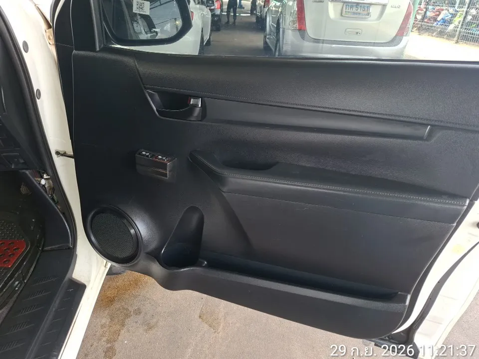 2017 Toyota Hilux Revo – 10
