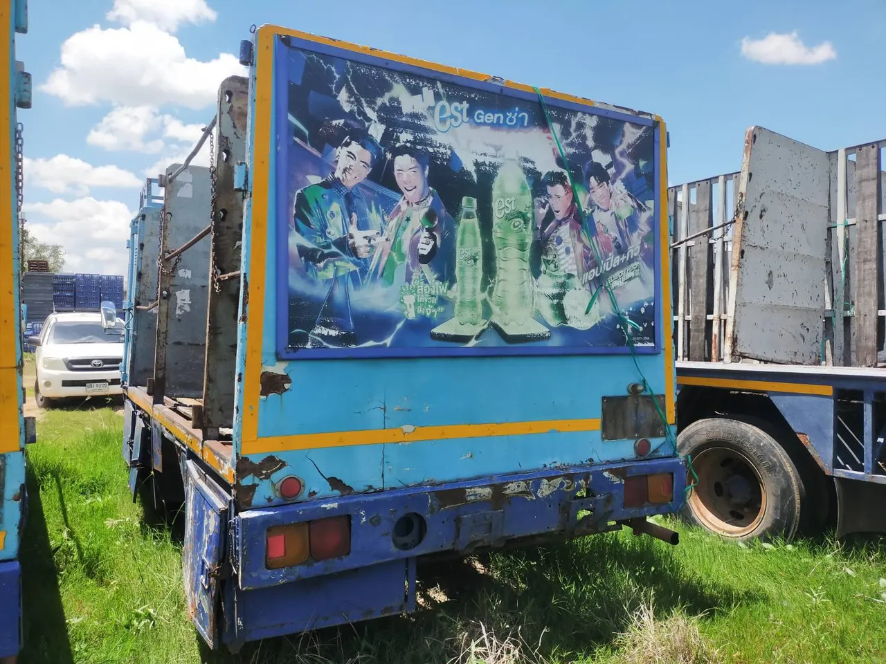 1993 Hino 6 Wheels – 2