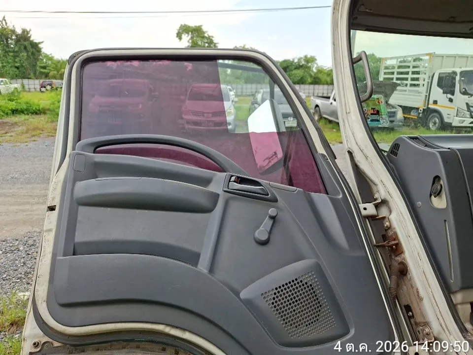 2011 Isuzu NQR – 12