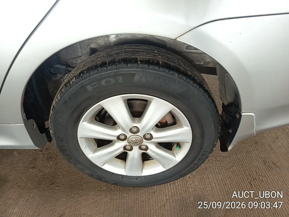 2010 Toyota Corolla Altis – 8