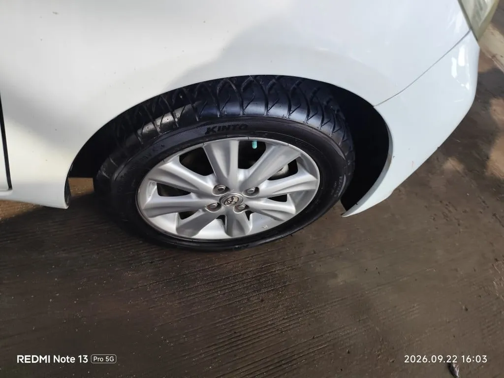 2013 Toyota Yaris – 10