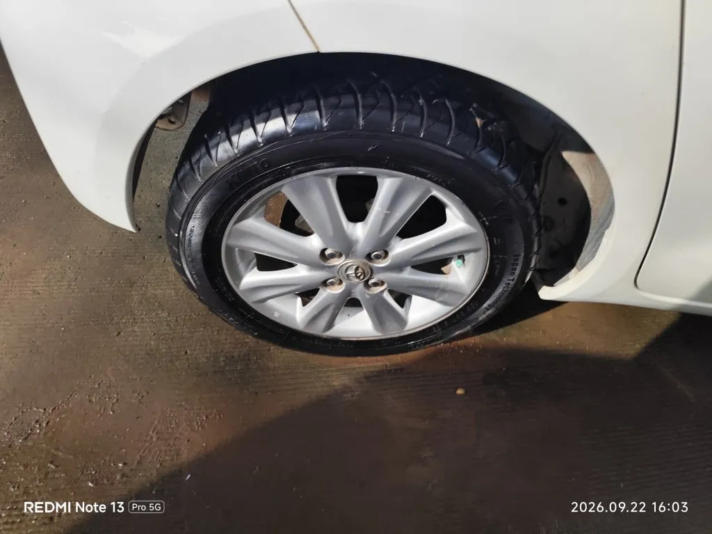 2013 Toyota Yaris – 9