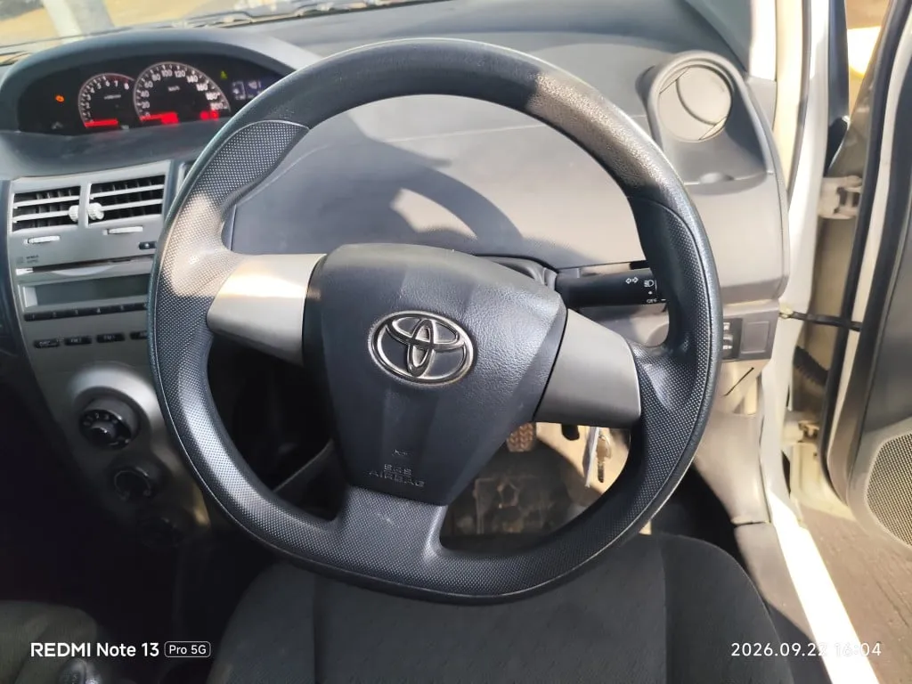 2013 Toyota Yaris – 12