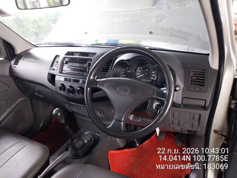 2013 Toyota Hilux Vigo – 9