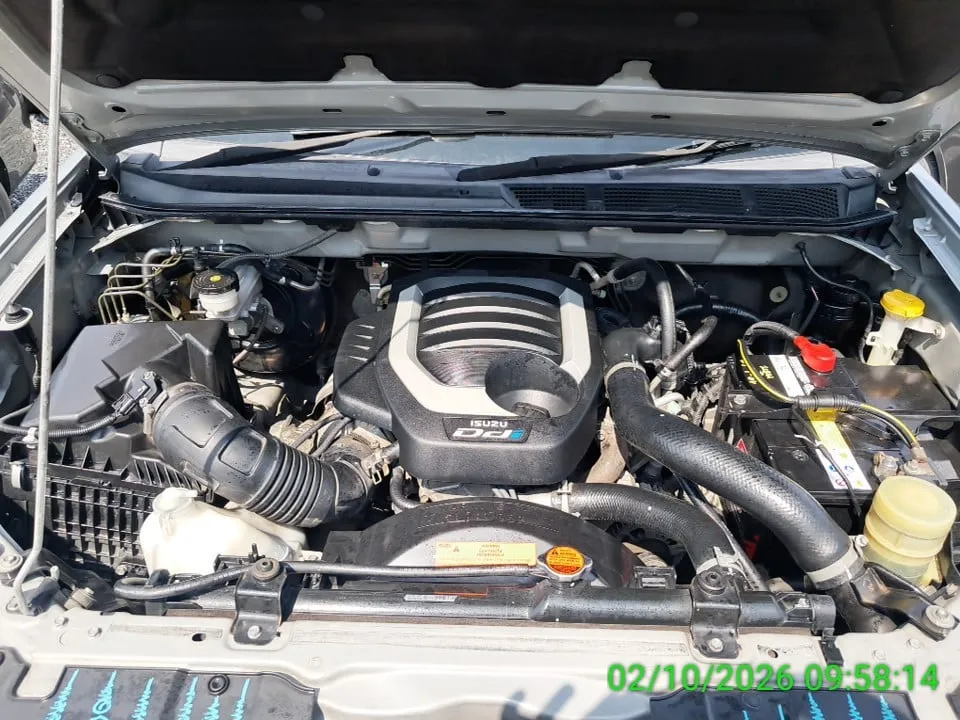 2017 Isuzu MU-X – 7