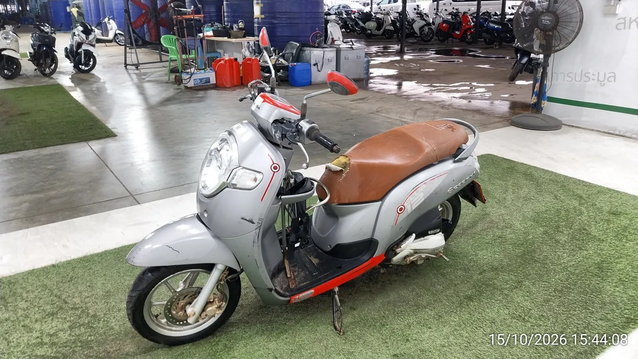 Honda Scoopy – 8