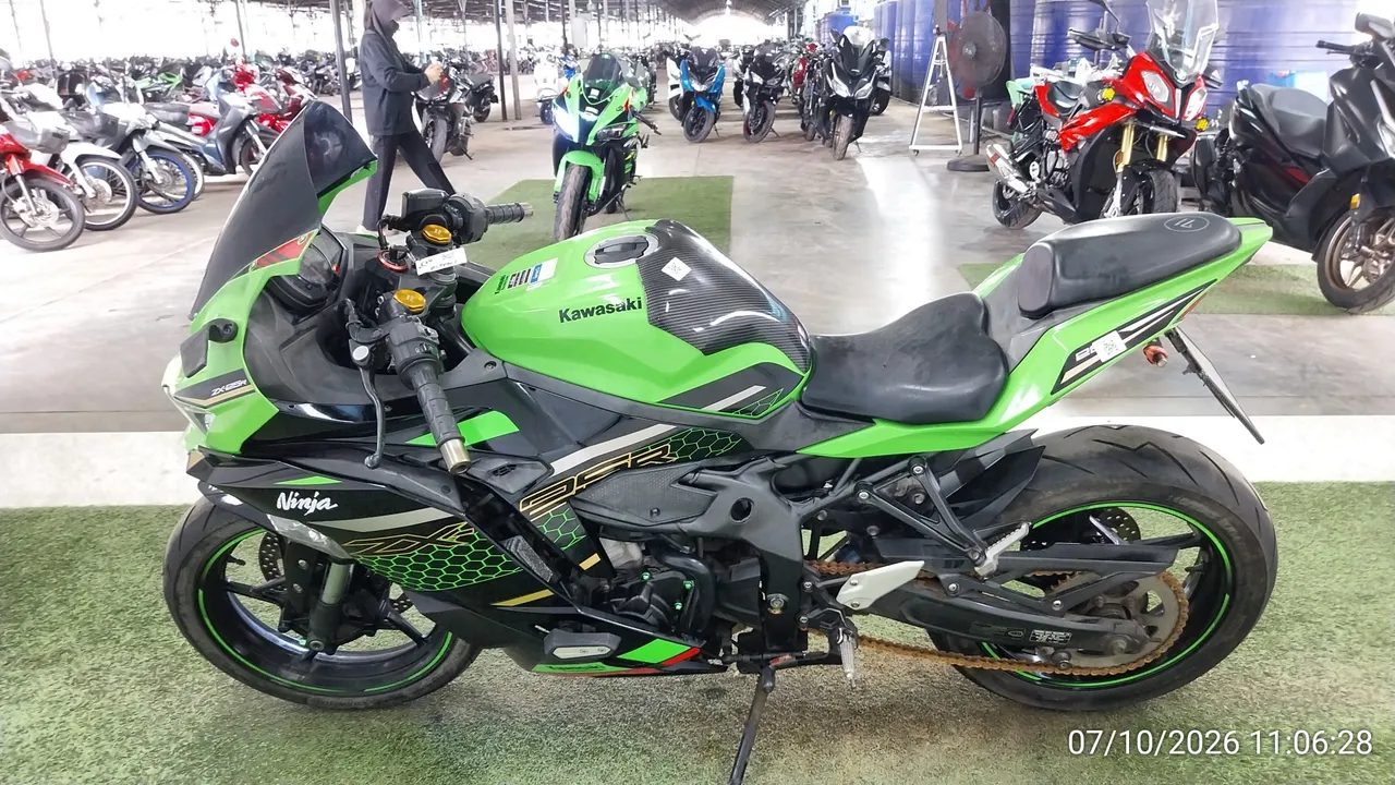 2021 Kawasaki Ninja ZX-25R – 7