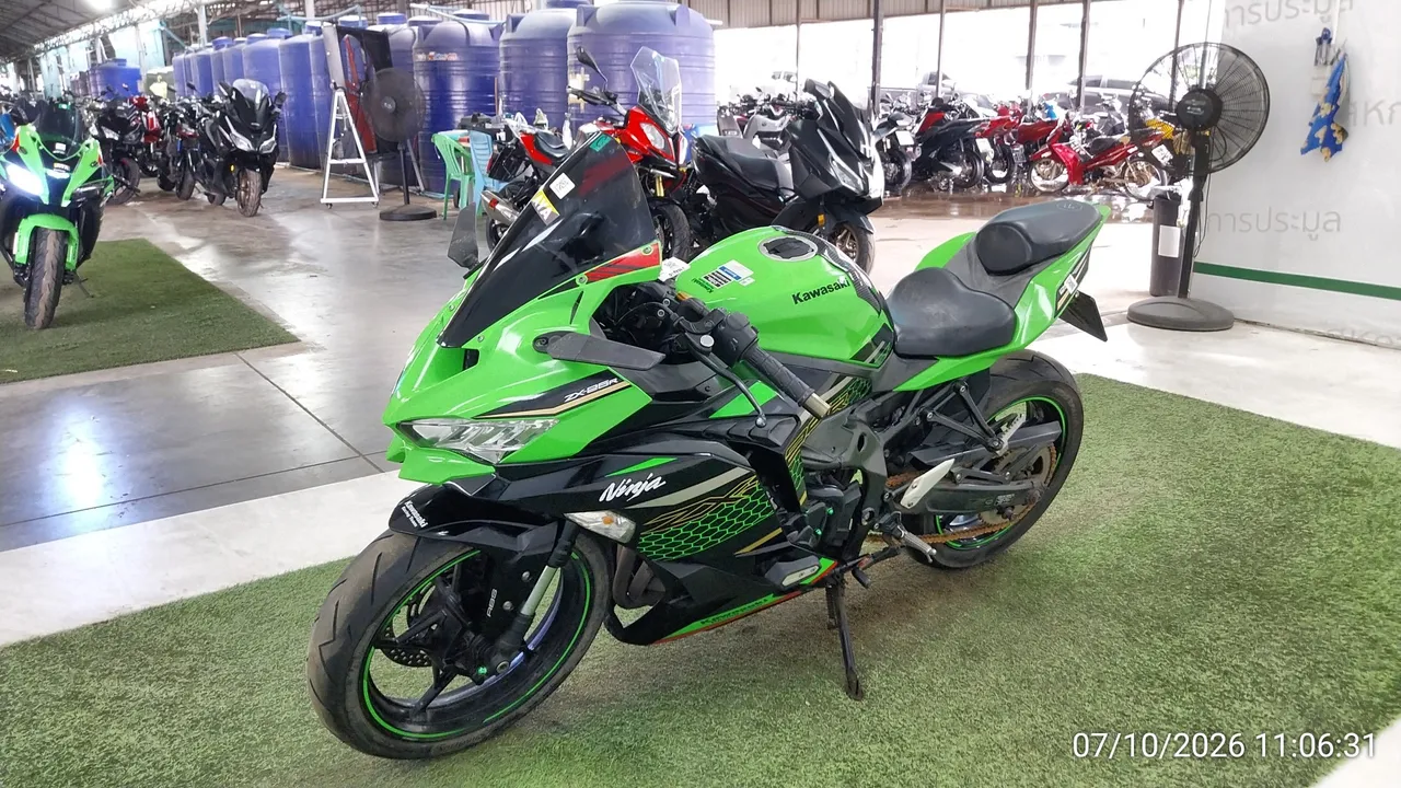 2021 Kawasaki Ninja ZX-25R – 8