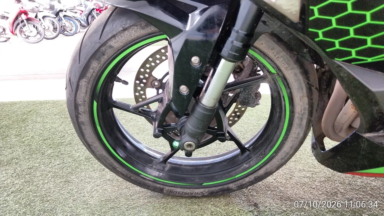 2021 Kawasaki Ninja ZX-25R – 9