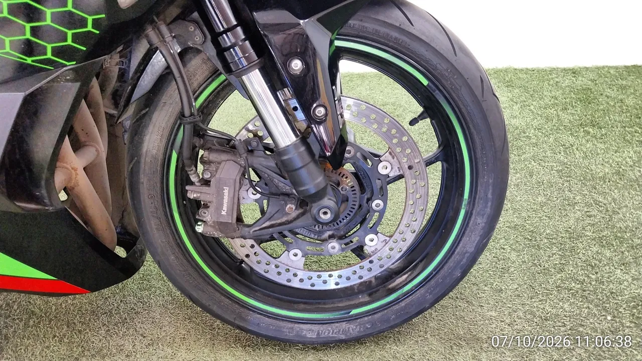 2021 Kawasaki Ninja ZX-25R – 10