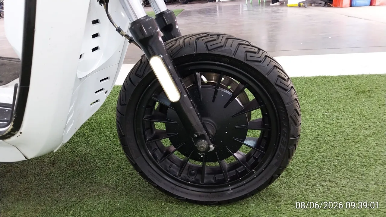 2022 Lambretta V200 – 10