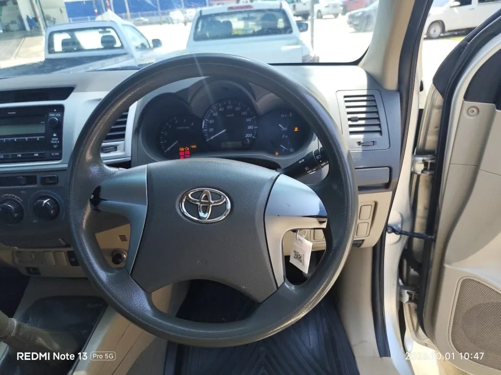 2012 Toyota Hilux Vigo – 11