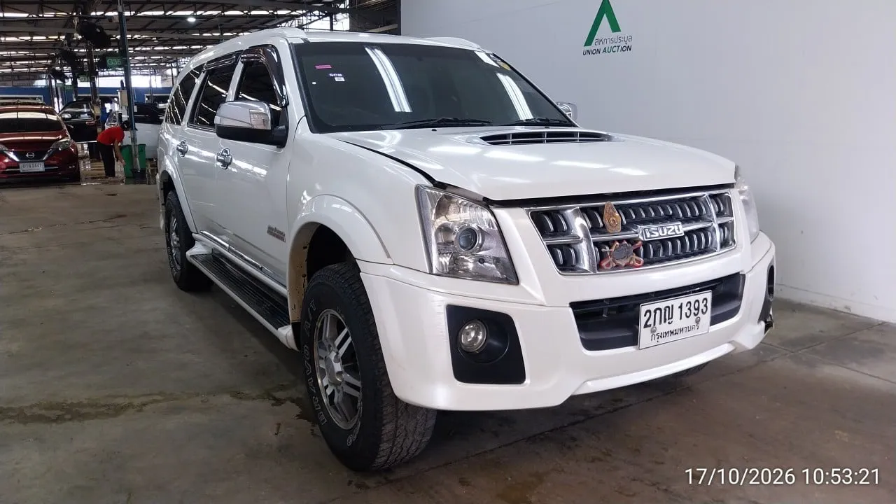 2012 Isuzu MU-7 – 2