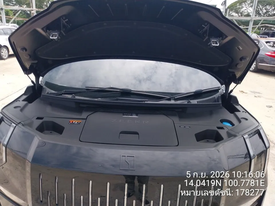 2025 Zeekr 009 – 4