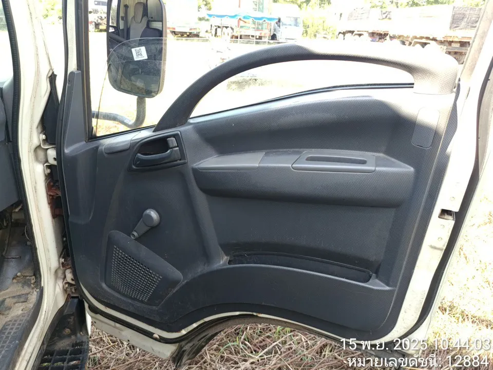 2012 Isuzu NMR – 7