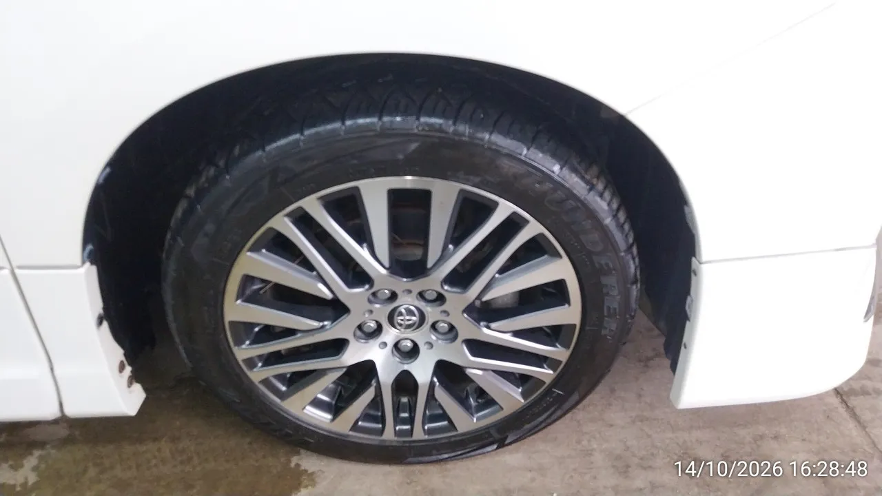 2015 Toyota Vellfire – 10