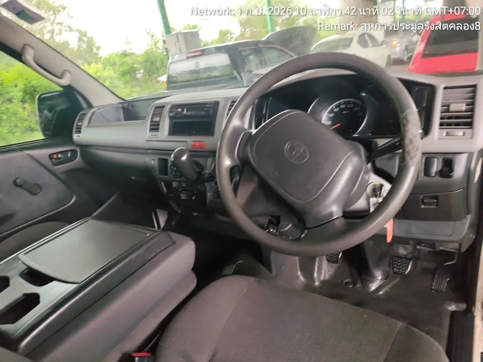 2010 Toyota Hiace – 9