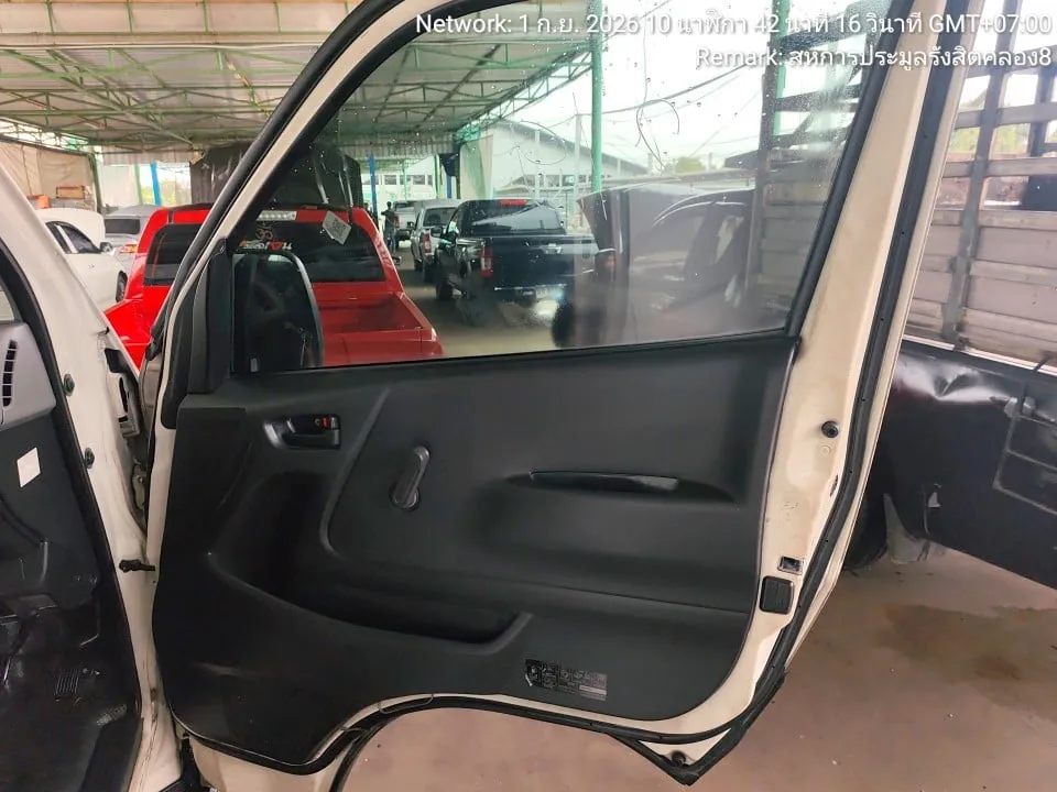 2010 Toyota Hiace – 12