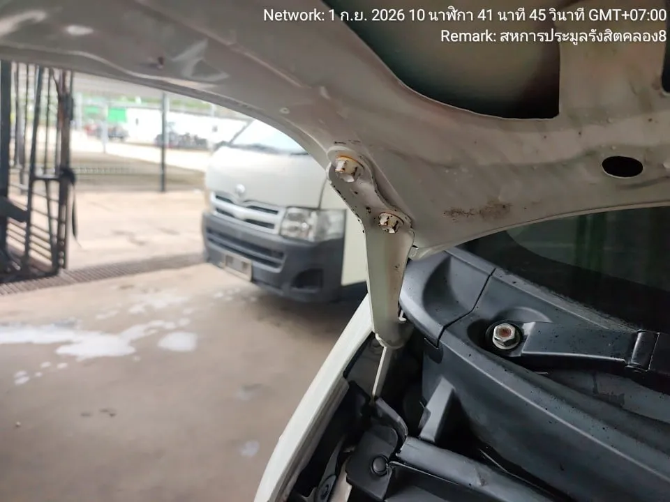 2010 Toyota Hiace – 5