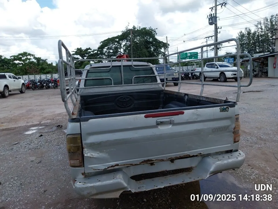 2004 Toyota Hilux Tiger – 5