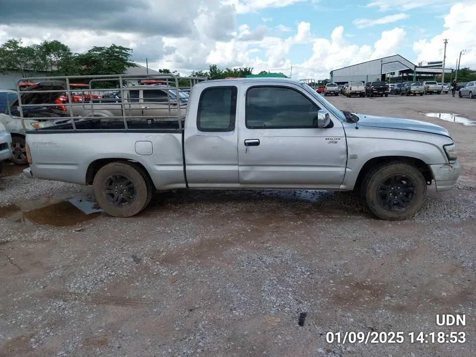 2004 Toyota Hilux Tiger – 7