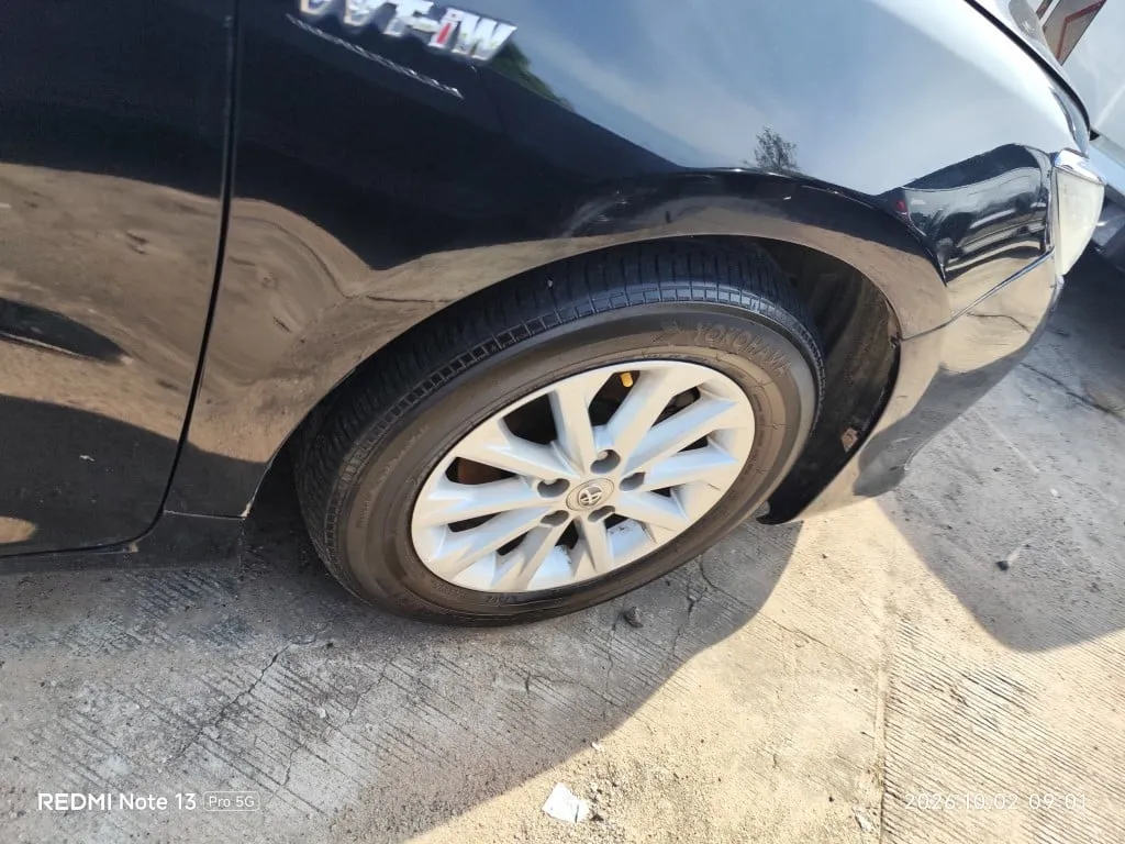 2017 Toyota Camry – 10