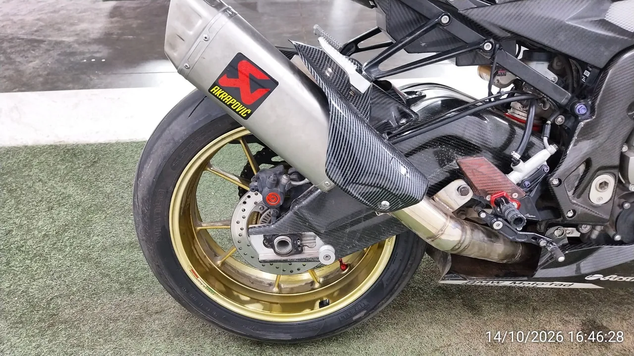 2015 BMW S1000RR – 12