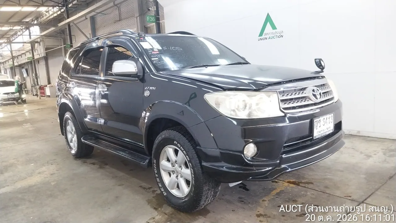 2010 Toyota Fortuner – 2